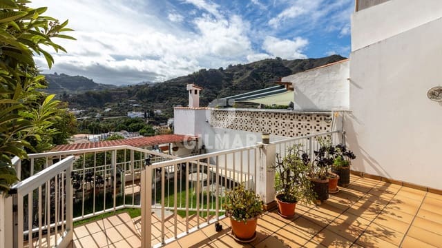 3 makuuhuone Rivitalo myytävänä paikassa Teror mukana 
autotalli - 240 000 € (Ref: 9363055)