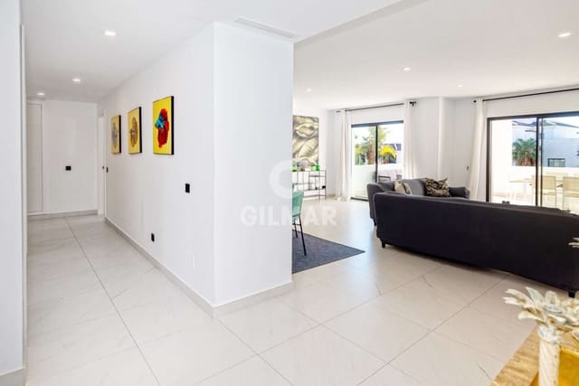 3 makuuhuone Asunto myytävänä paikassa Altos de Estepona, Estepona mukana 
autotalli - 699 000 € (Ref: 9371521)