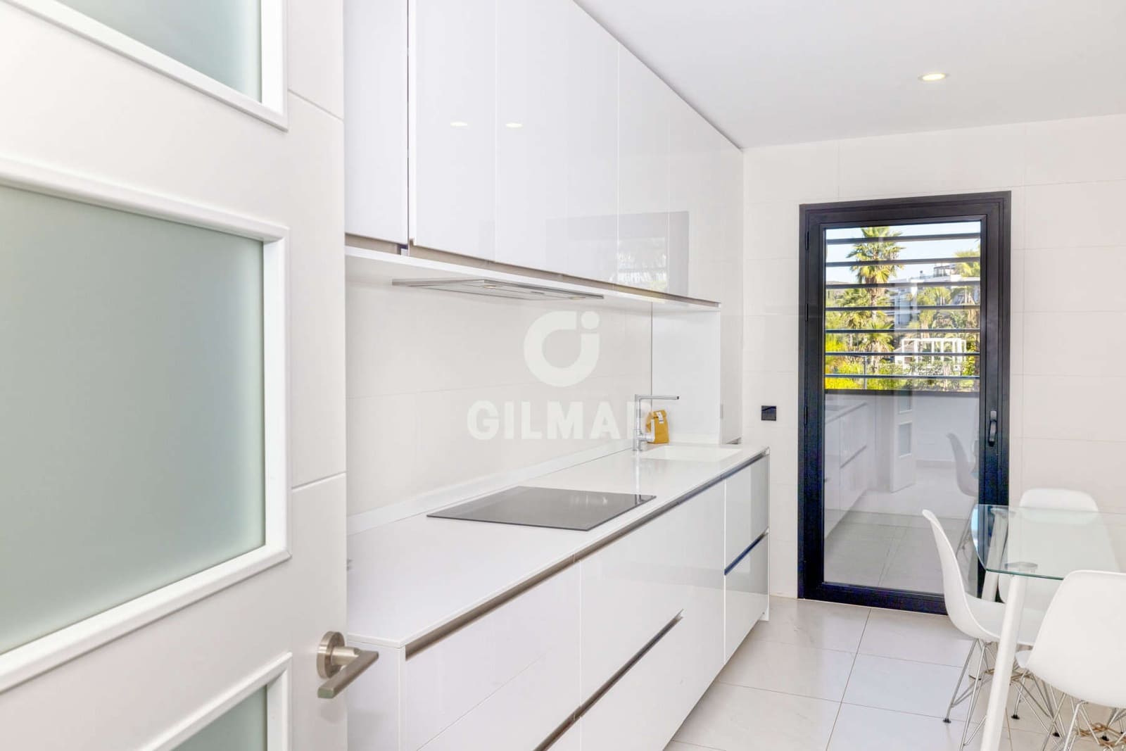 3 makuuhuone Asunto myytävänä paikassa Estepona mukana 
autotalli - 699 000 € (Ref: 9371521)