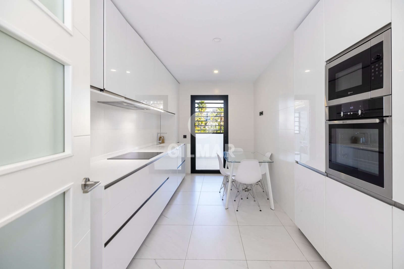 3 makuuhuone Asunto myytävänä paikassa Estepona mukana 
autotalli - 699 000 € (Ref: 9371521)