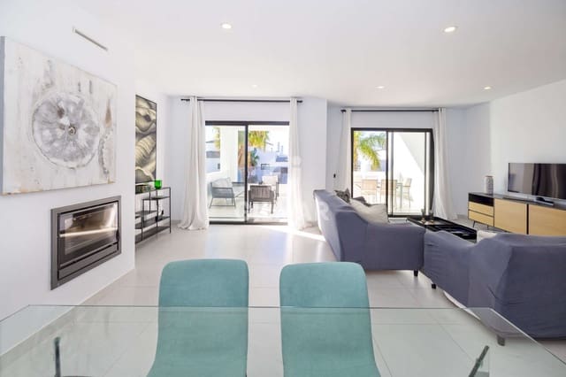 3 makuuhuone Asunto myytävänä paikassa Altos de Estepona, Estepona mukana 
autotalli - 699 000 € (Ref: 9371521)