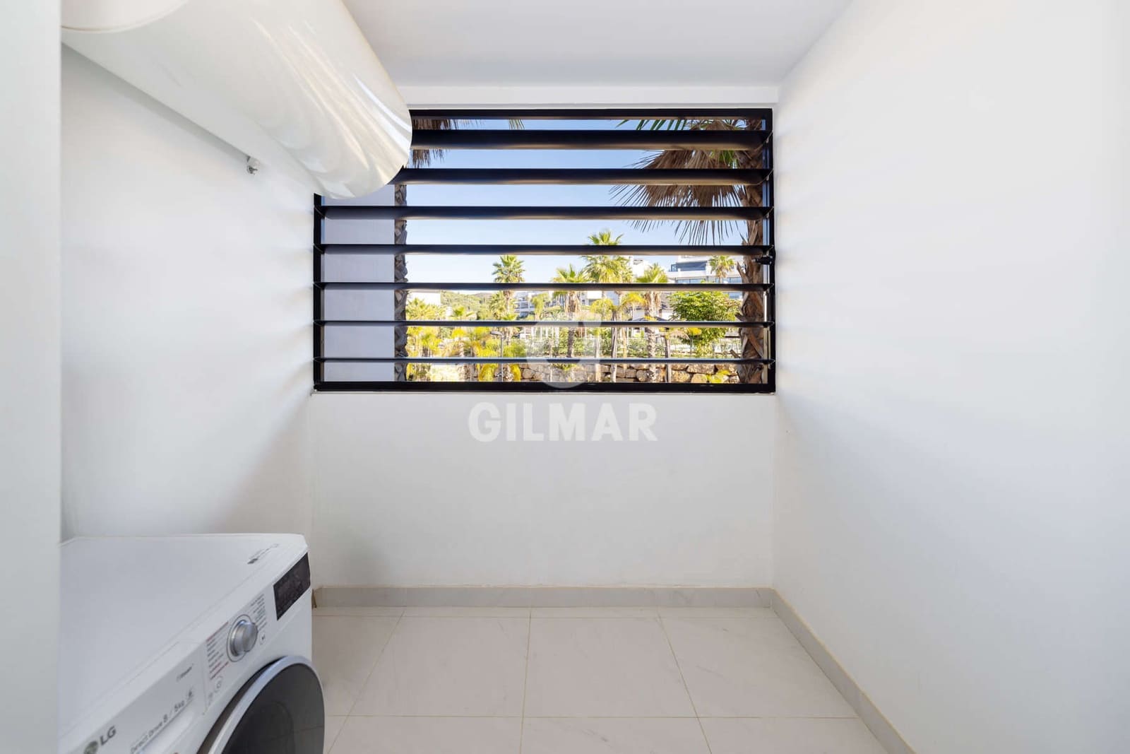 3 makuuhuone Asunto myytävänä paikassa Estepona mukana 
autotalli - 699 000 € (Ref: 9371521)