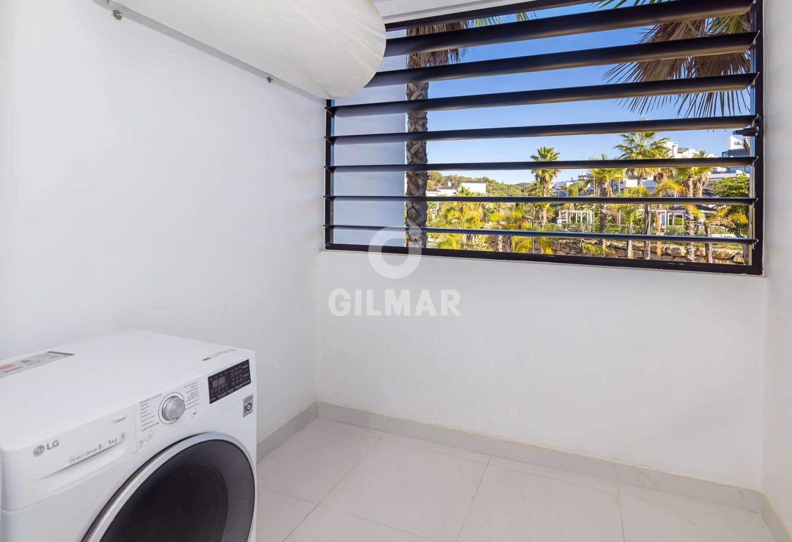 3 makuuhuone Asunto myytävänä paikassa Estepona mukana 
autotalli - 699 000 € (Ref: 9371521)