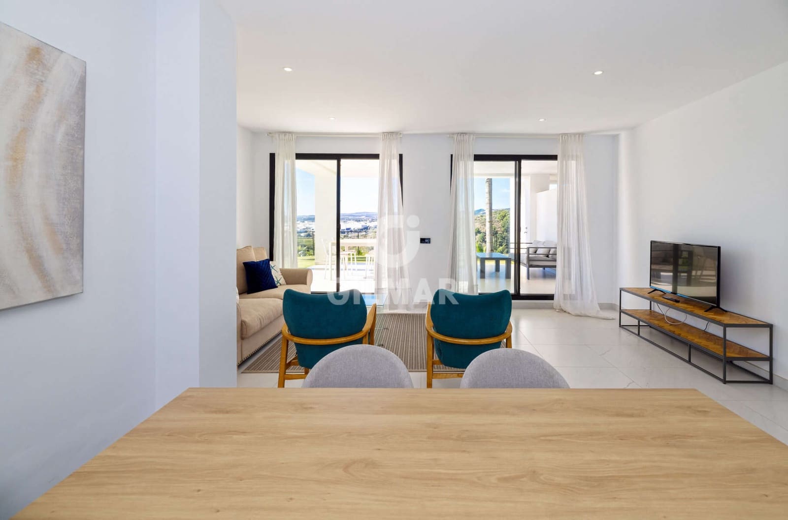 Piso de 2 habitaciones en Estepona en venta con piscina garaje - 570.000 € (Ref: 9372345)