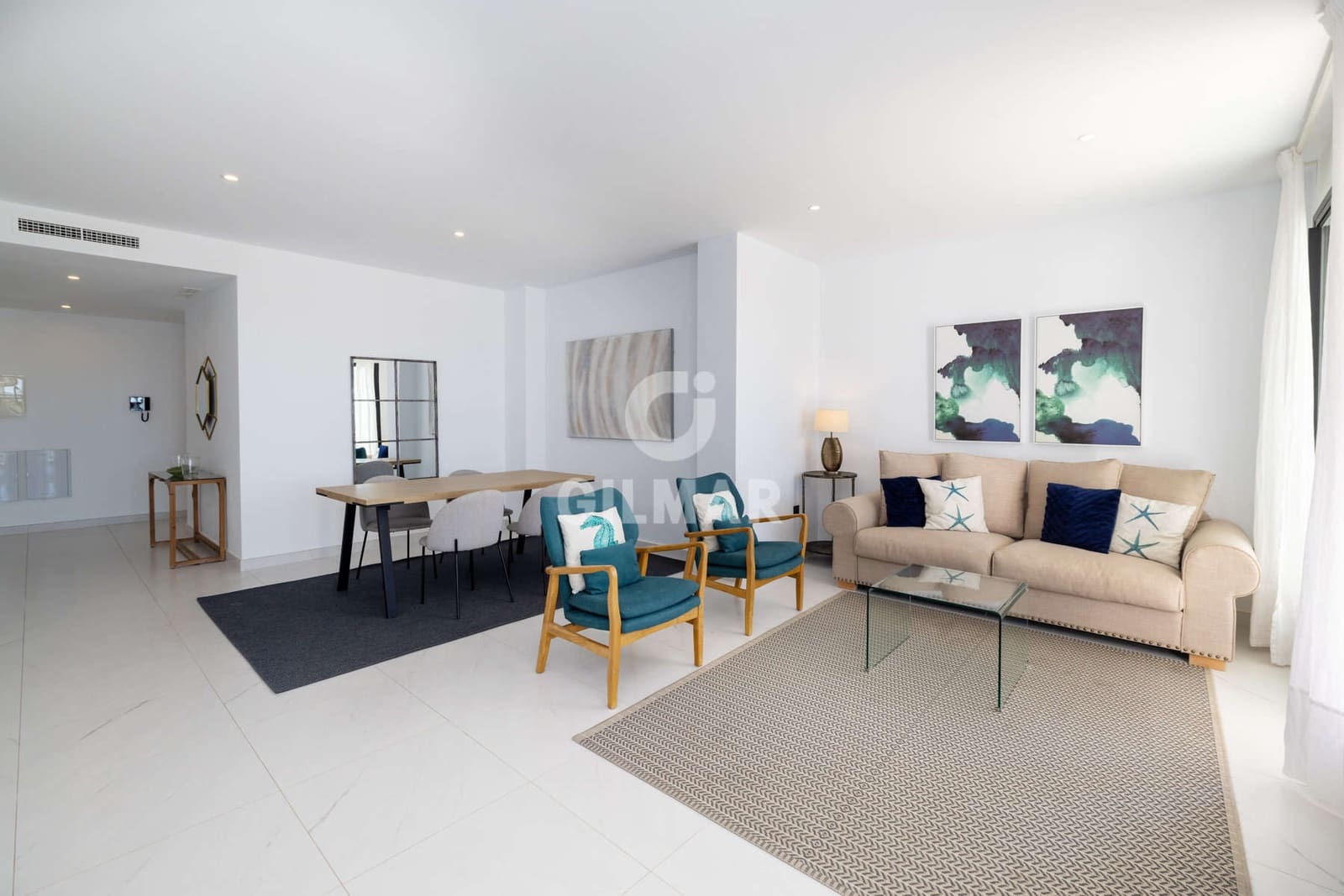 Piso de 2 habitaciones en Estepona en venta con piscina garaje - 570.000 € (Ref: 9372345)