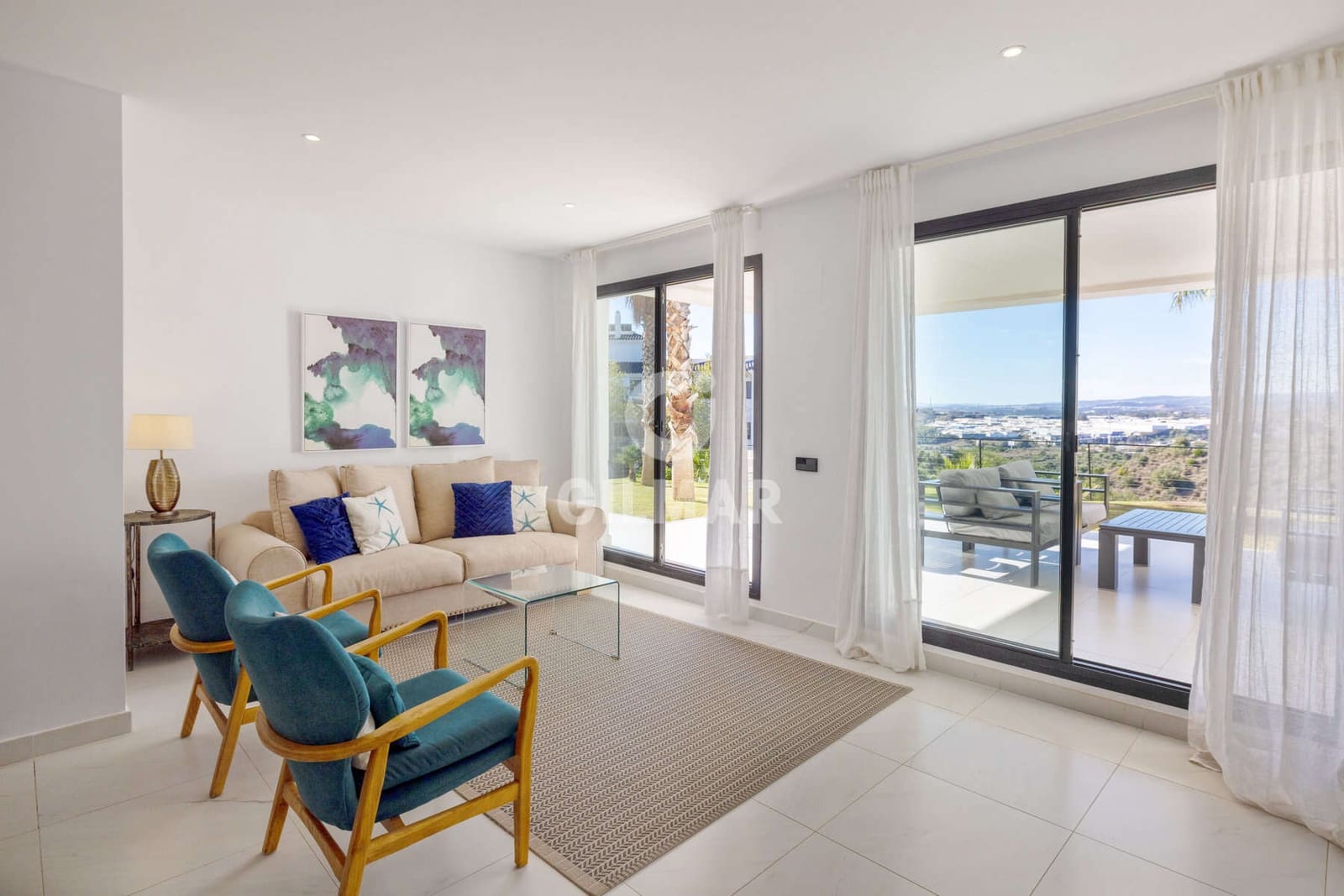 Piso de 2 habitaciones en Estepona en venta con piscina garaje - 570.000 € (Ref: 9372345)