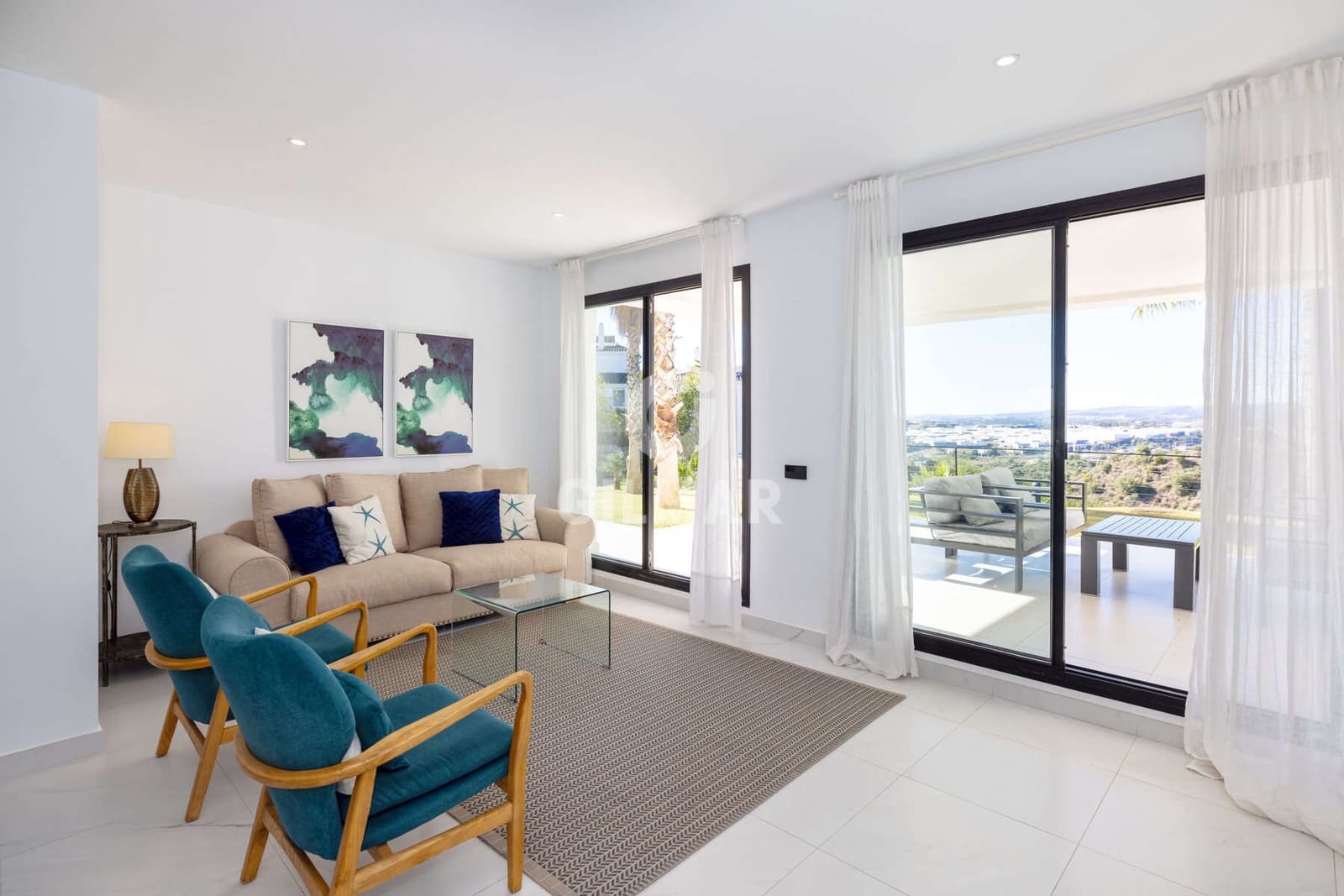 Piso de 2 habitaciones en Estepona en venta con piscina garaje - 570.000 € (Ref: 9372345)