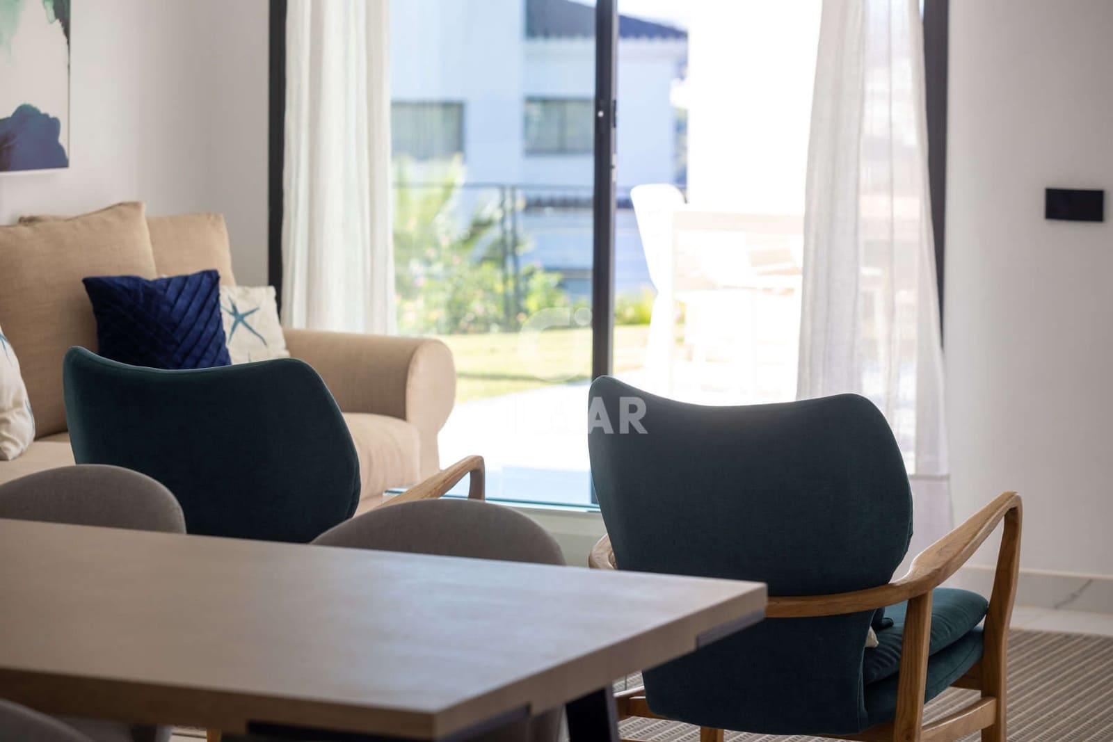 Piso de 2 habitaciones en Estepona en venta con piscina garaje - 570.000 € (Ref: 9372345)