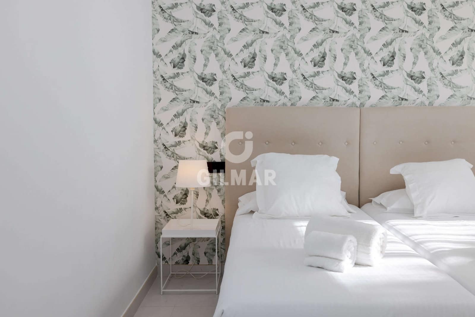 Piso de 2 habitaciones en Estepona en venta con piscina garaje - 570.000 € (Ref: 9372345)