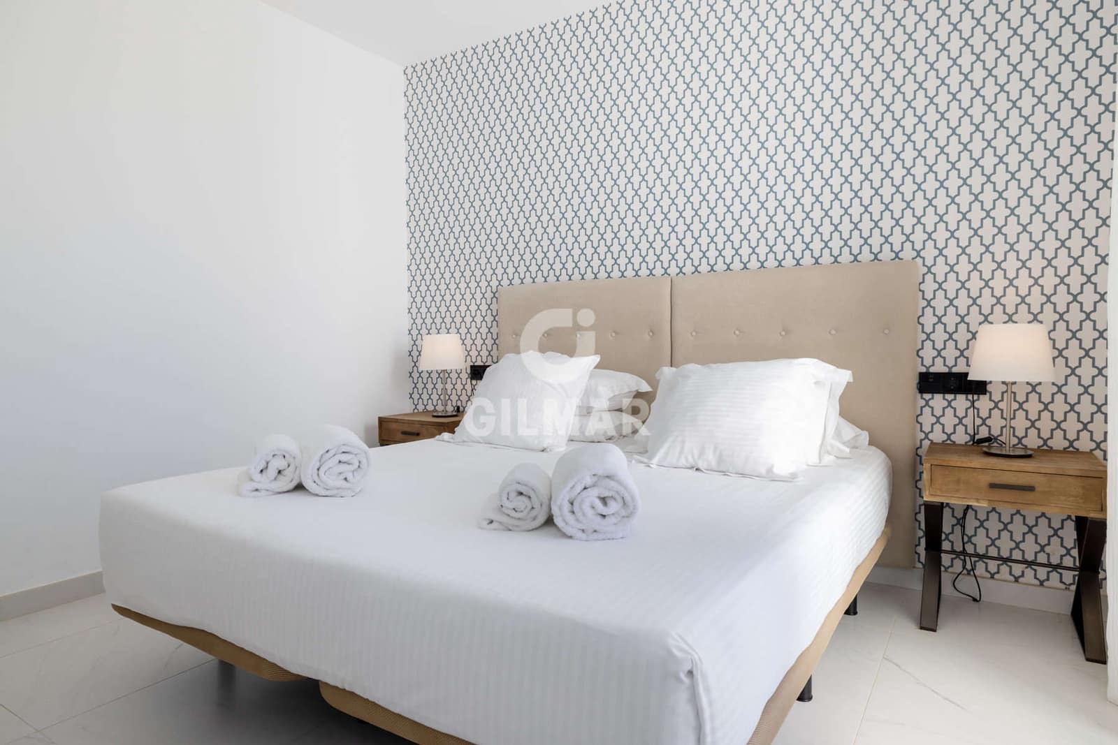 Piso de 2 habitaciones en Estepona en venta con piscina garaje - 570.000 € (Ref: 9372345)