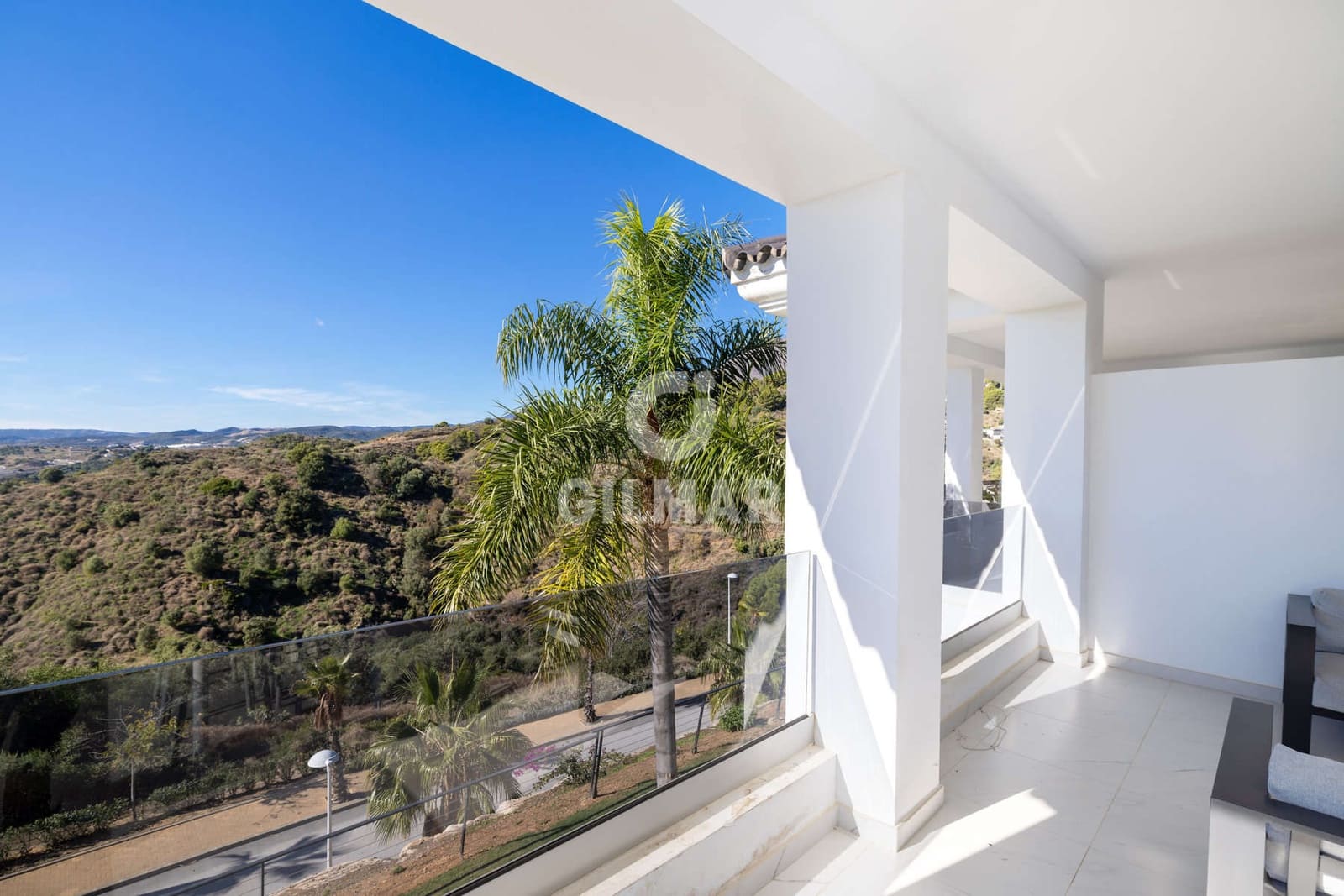 2 soveværelse Lejlighed til salg i Estepona med swimmingpool garage - € 570.000 (Ref: 9372346)