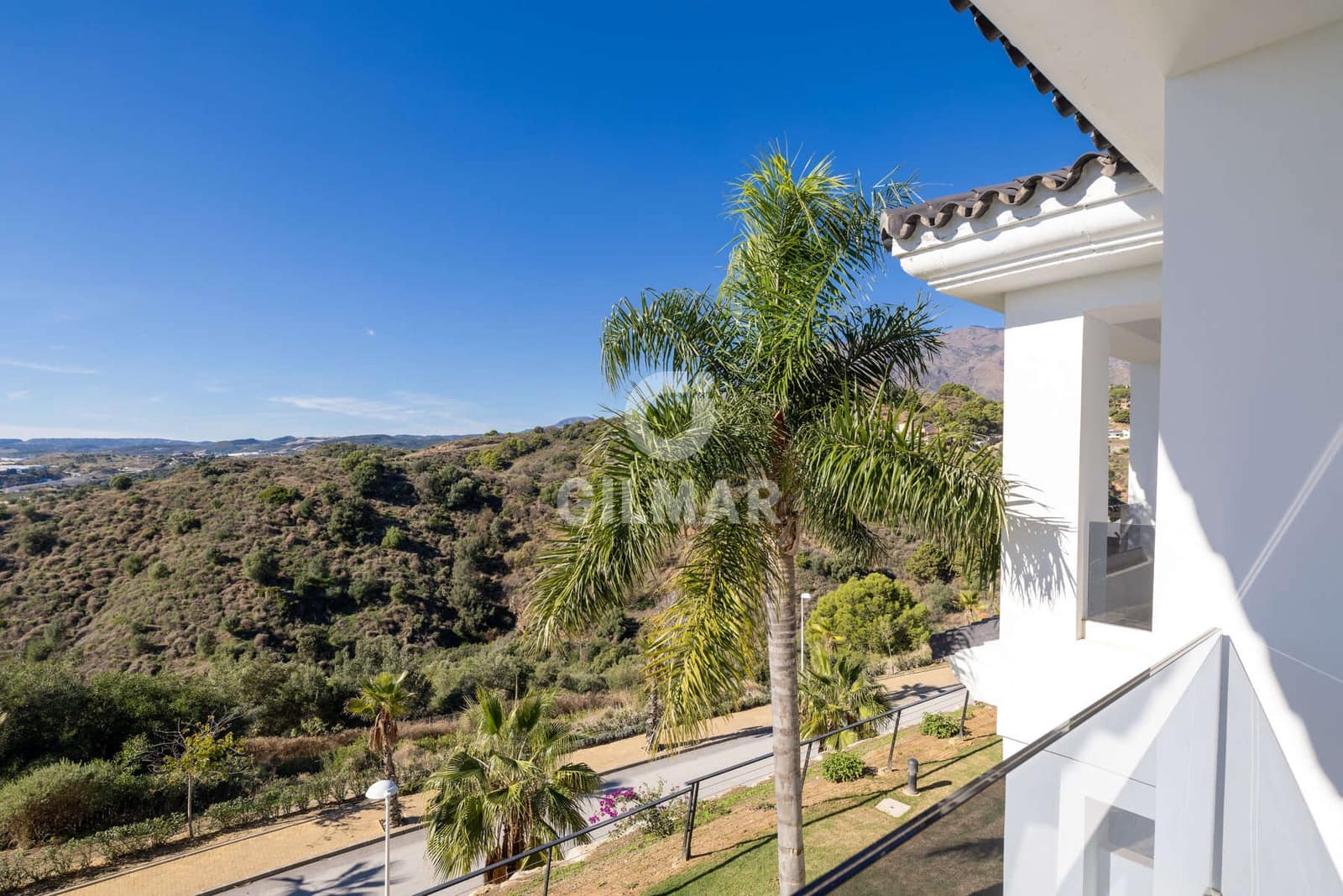 2 soveværelse Lejlighed til salg i Estepona med swimmingpool garage - € 570.000 (Ref: 9372346)