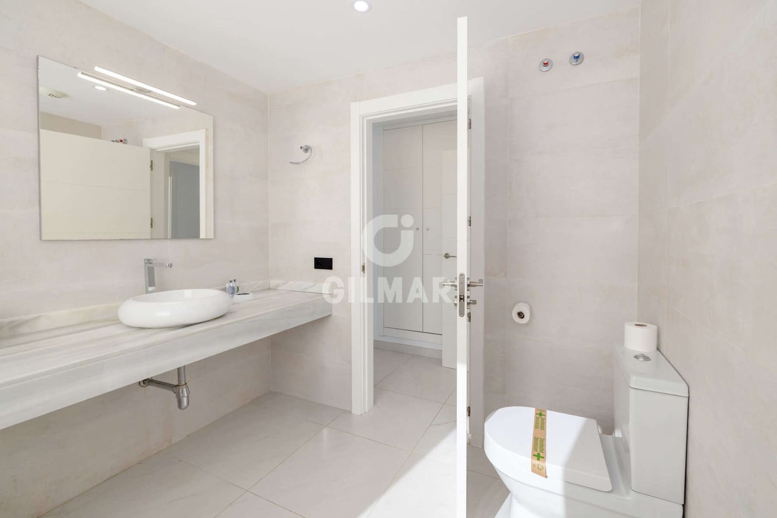 2 soveværelse Lejlighed til salg i Estepona med swimmingpool garage - € 570.000 (Ref: 9372346)