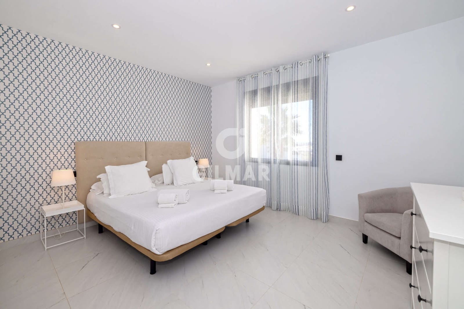 2 soveværelse Lejlighed til salg i Estepona med swimmingpool garage - € 570.000 (Ref: 9372346)