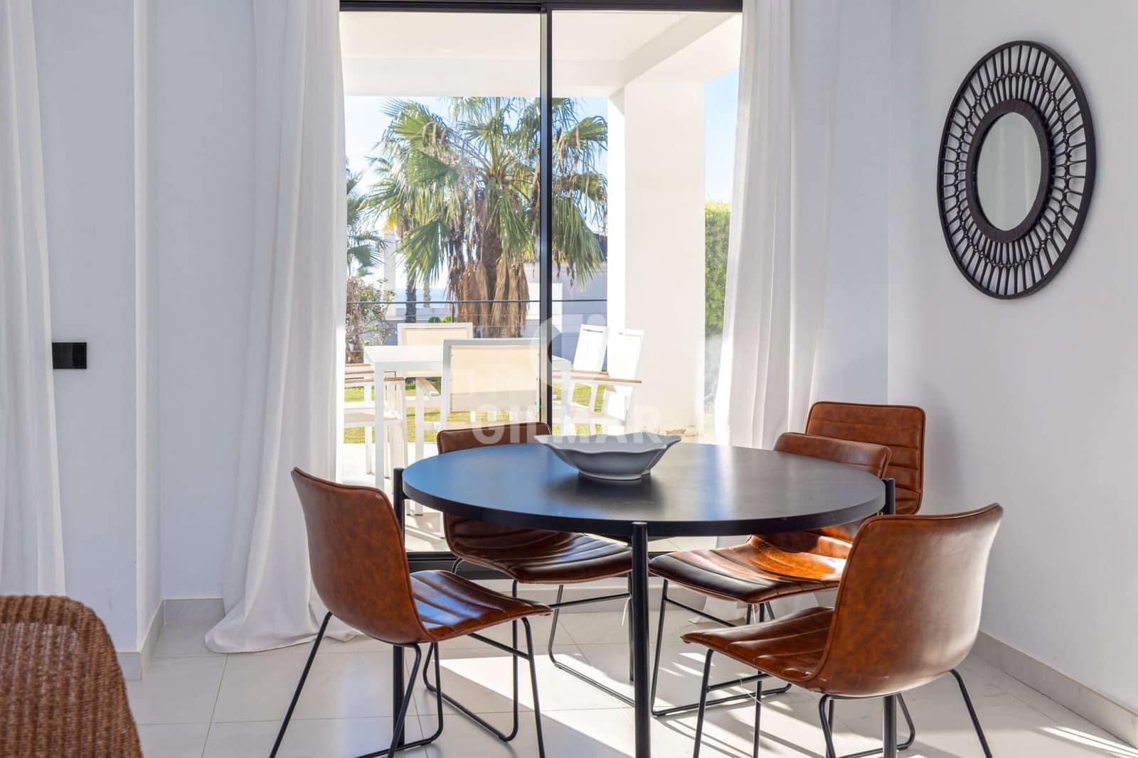 2 bedroom Flat for sale in Estepona with pool garage - € 570,000 (Ref: 9372347)