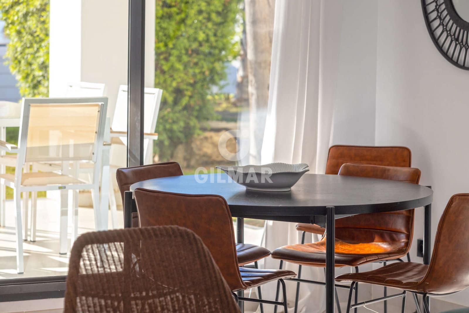 2 bedroom Flat for sale in Estepona with pool garage - € 570,000 (Ref: 9372347)