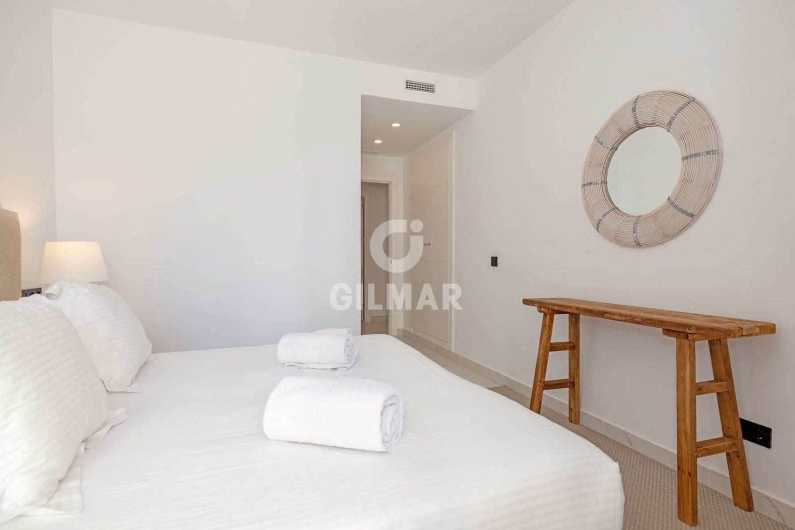 2 bedroom Flat for sale in Estepona with pool garage - € 570,000 (Ref: 9372347)