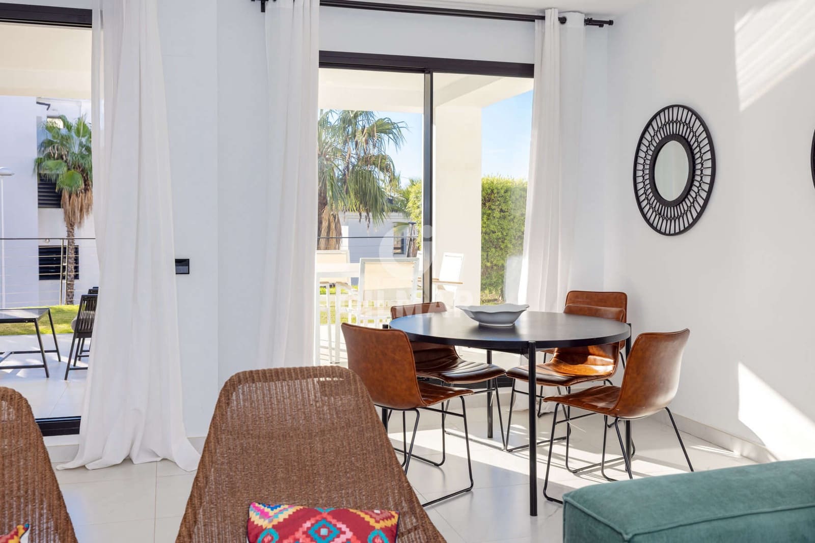 2 bedroom Flat for sale in Estepona with pool garage - € 570,000 (Ref: 9372347)