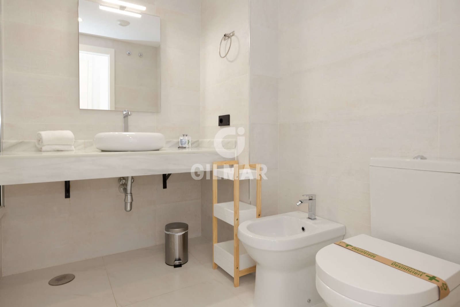 2 bedroom Flat for sale in Estepona with pool garage - € 570,000 (Ref: 9372347)