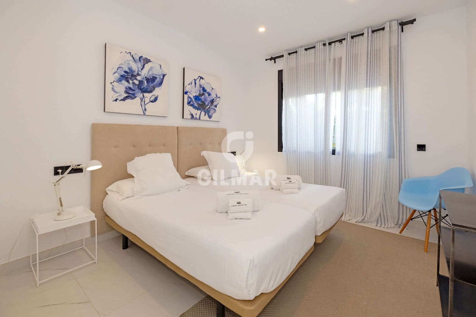 2 bedroom Flat for sale in Estepona with pool garage - € 570,000 (Ref: 9372347)