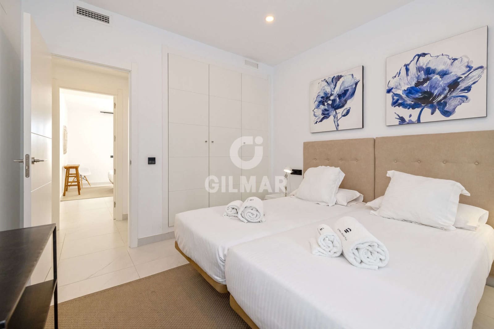 2 bedroom Flat for sale in Estepona with pool garage - € 570,000 (Ref: 9372347)