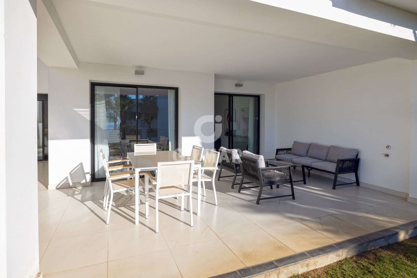 2 bedroom Flat for sale in Estepona with pool garage - € 570,000 (Ref: 9372347)