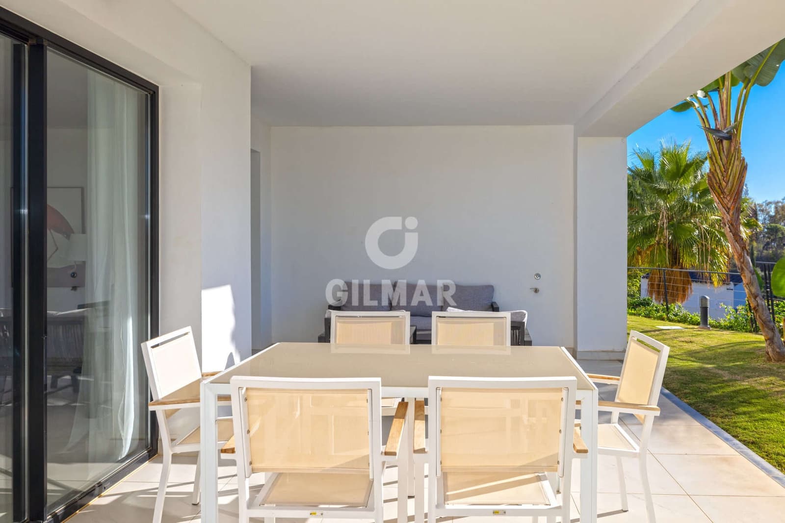 2 bedroom Flat for sale in Estepona with pool garage - € 570,000 (Ref: 9372347)