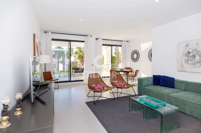 Piso de 2 habitaciones en Altos de Estepona, Estepona en venta con piscina garaje - 570.000 € (Ref: 9372347)