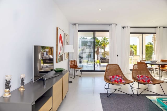 Piso de 2 habitaciones en Altos de Estepona, Estepona en venta con piscina garaje - 570.000 € (Ref: 9372347)