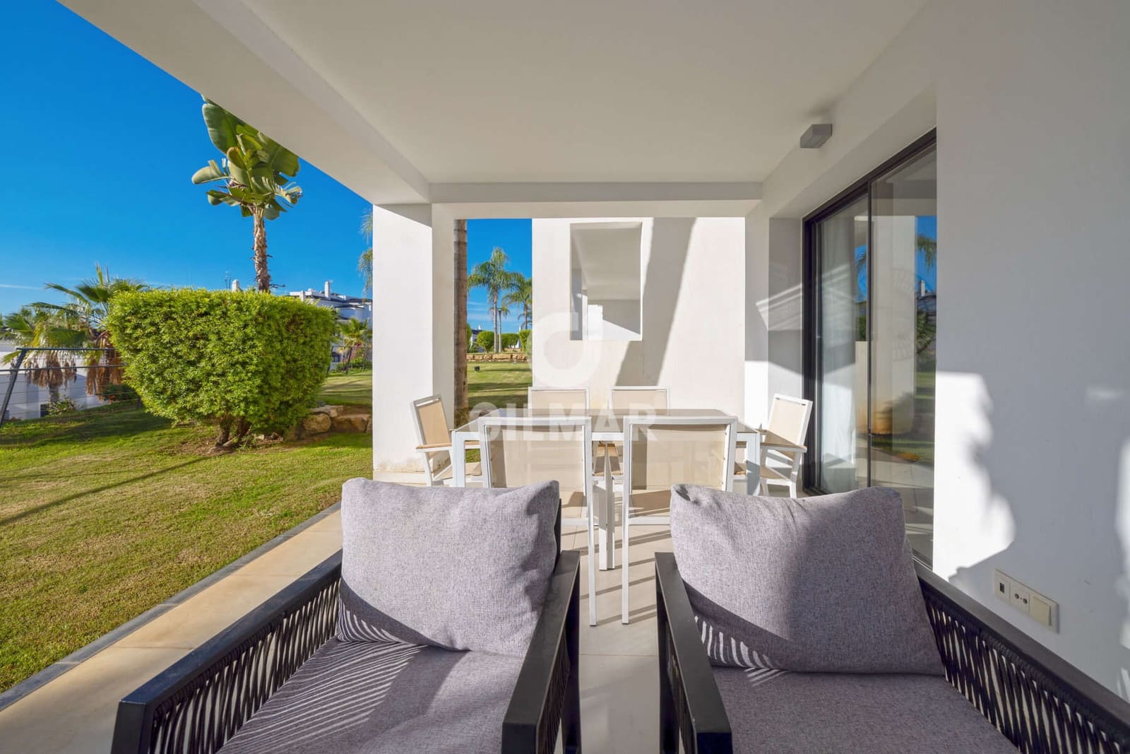 2 bedroom Flat for sale in Estepona with pool garage - € 570,000 (Ref: 9372347)