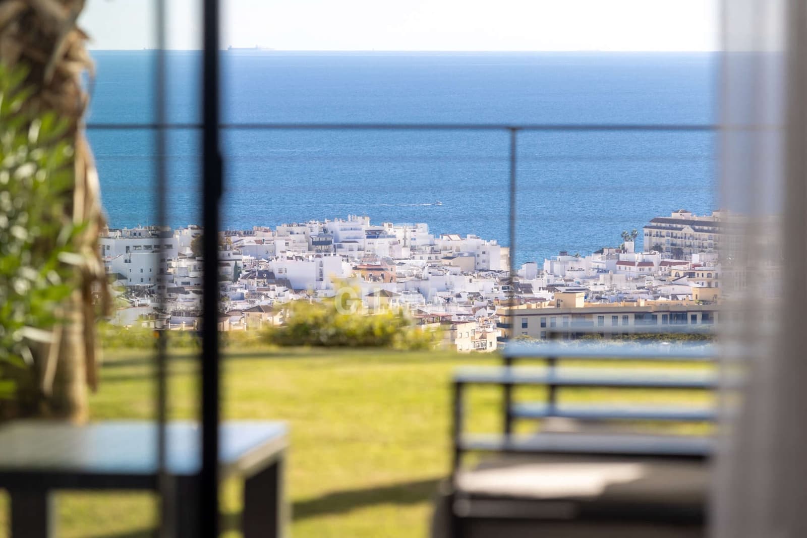 2 soverom Leilighet til salgs i Estepona med svømmebasseng garasje - € 620 000 (Ref: 9372348)