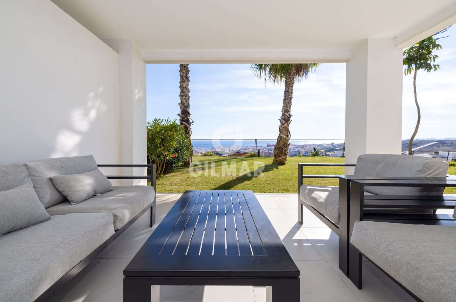 2 soverom Leilighet til salgs i Estepona med svømmebasseng garasje - € 620 000 (Ref: 9372348)