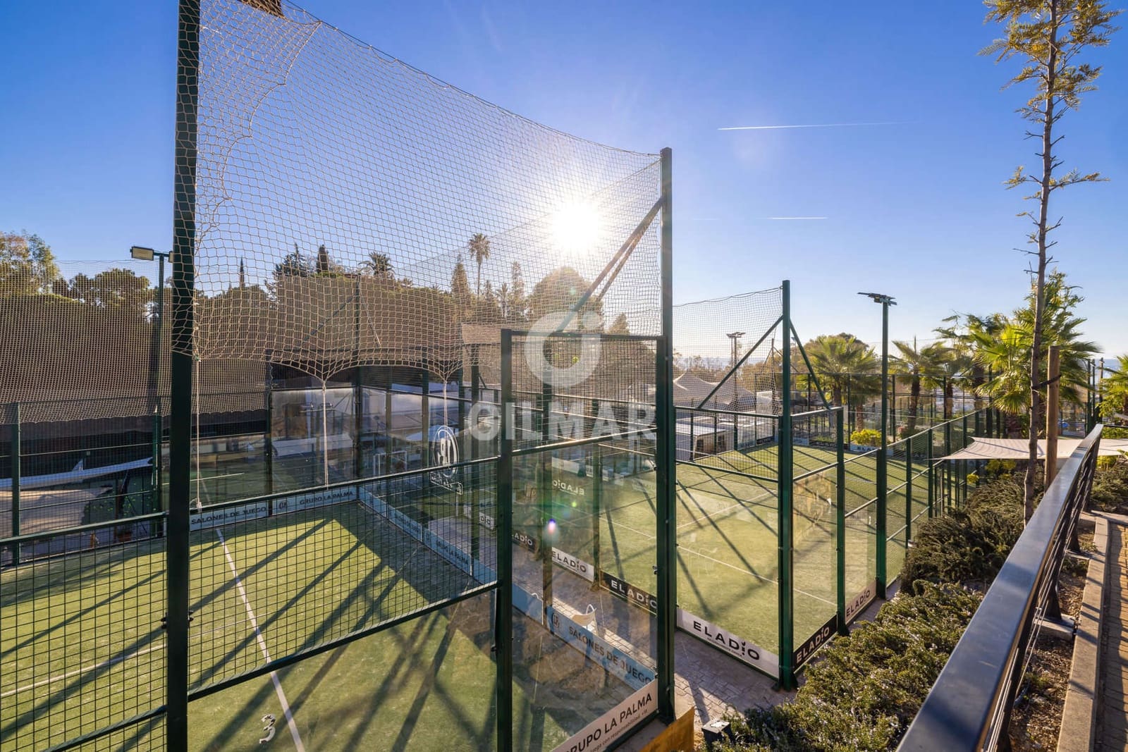 2 soverom Leilighet til salgs i Estepona med svømmebasseng garasje - € 620 000 (Ref: 9372348)