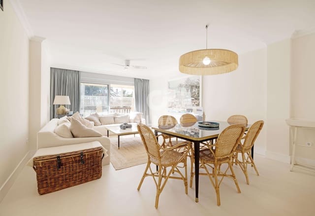 3 makuuhuone Asunto myytävänä paikassa Elviria, Marbella mukana uima-altaan 
autotalli - 650 000 € (Ref: 9374337)