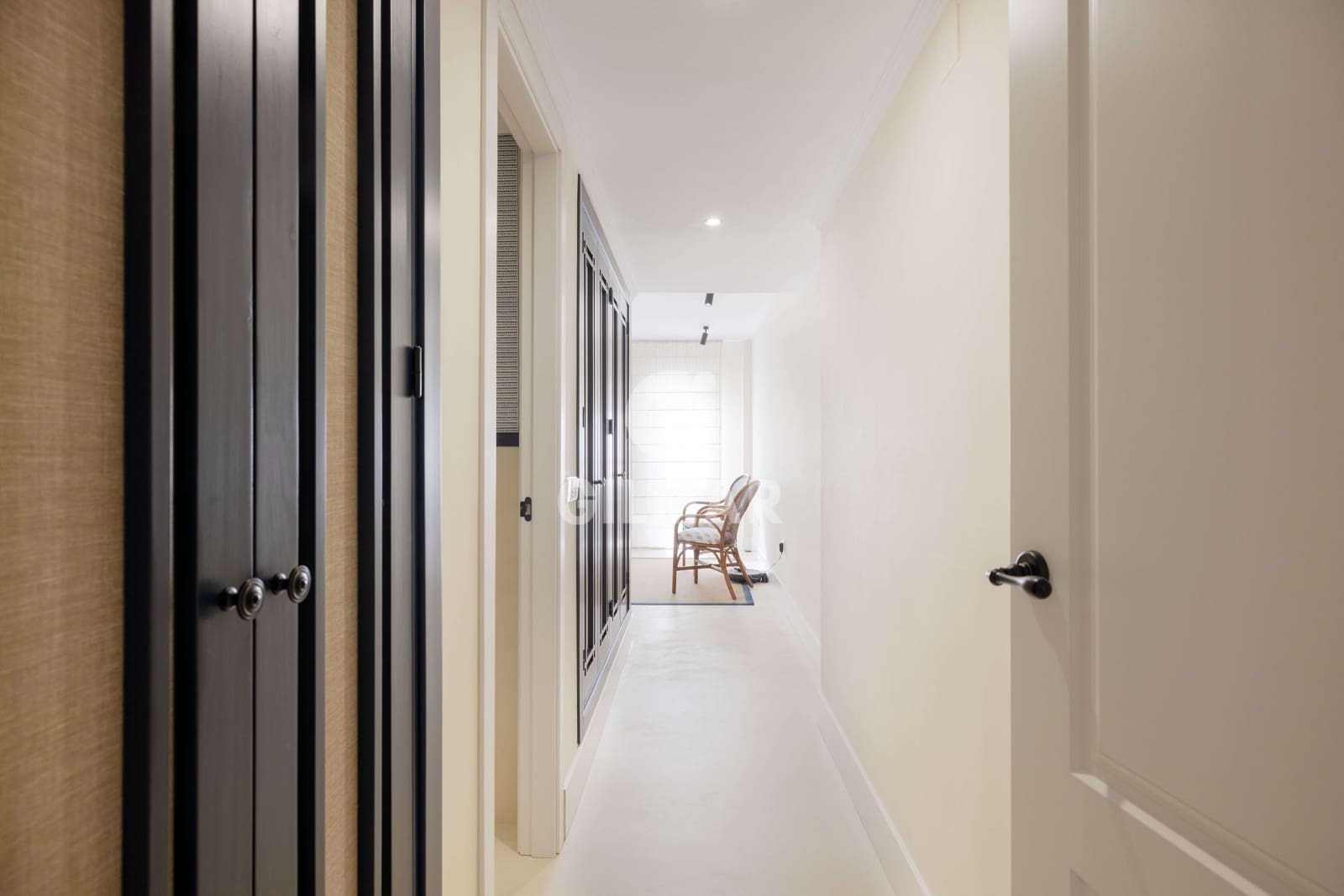 3 makuuhuone Asunto myytävänä paikassa Elviria mukana uima-altaan 
autotalli - 650 000 € (Ref: 9374337)