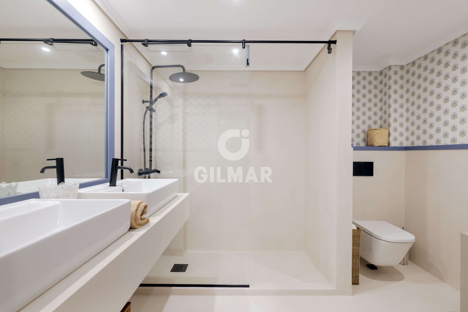 3 makuuhuone Asunto myytävänä paikassa Elviria mukana uima-altaan 
autotalli - 650 000 € (Ref: 9374337)