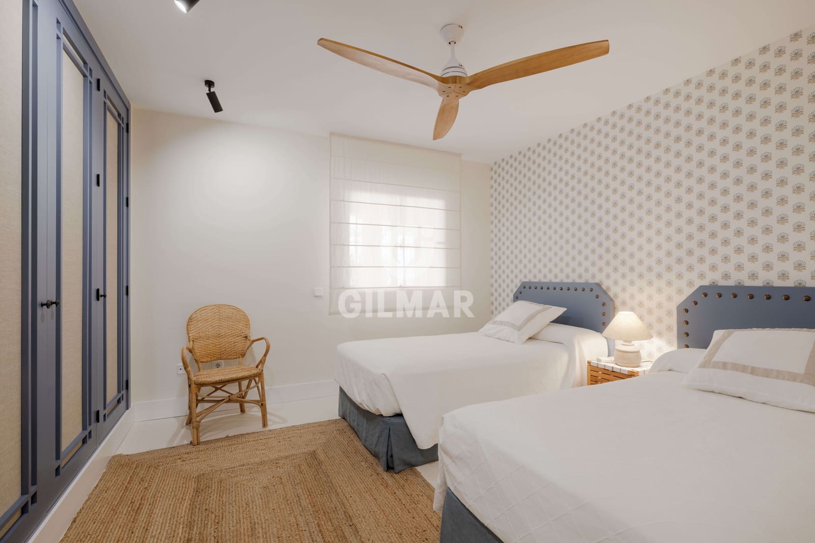 3 makuuhuone Asunto myytävänä paikassa Elviria mukana uima-altaan 
autotalli - 650 000 € (Ref: 9374337)