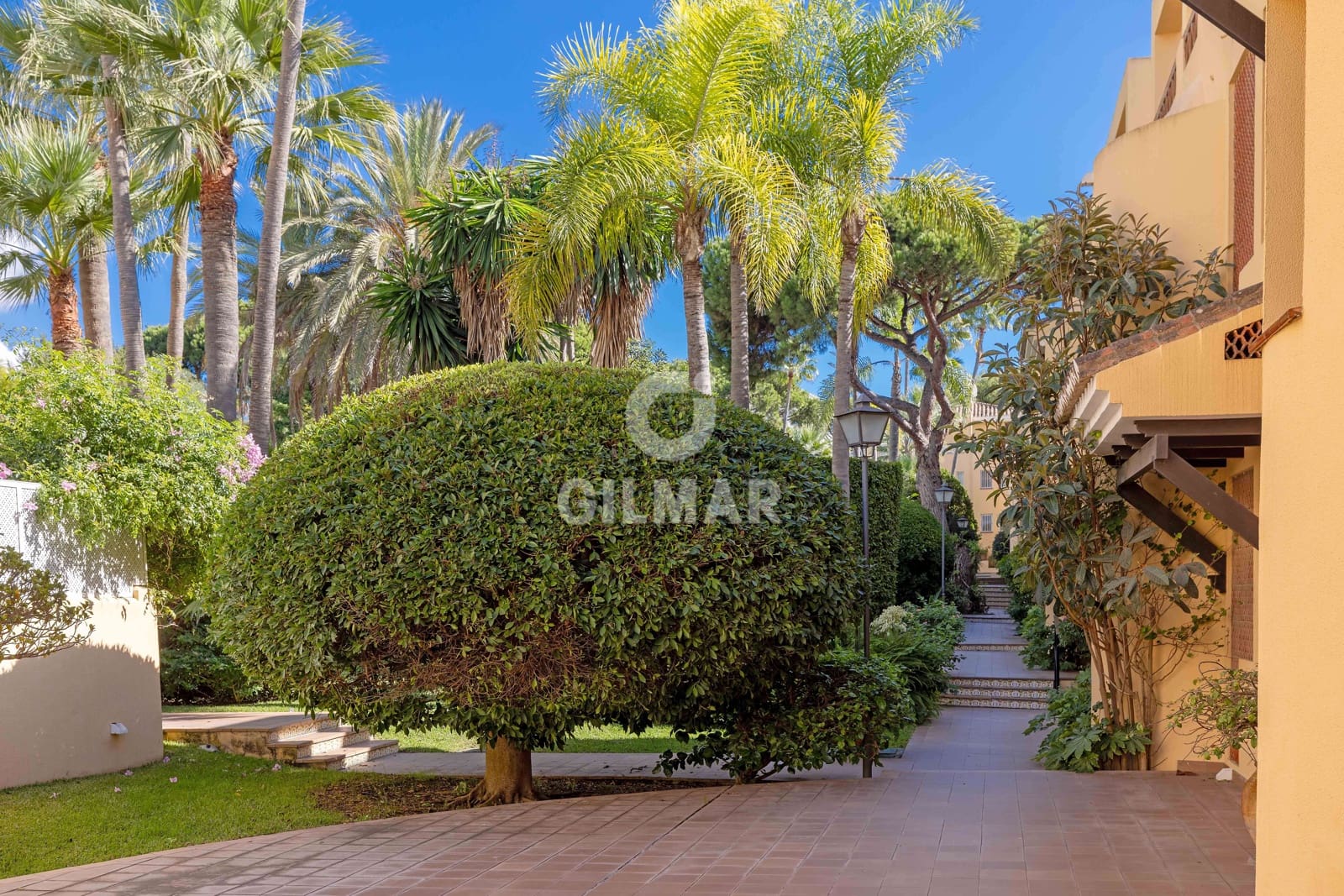 3 makuuhuone Asunto myytävänä paikassa Elviria mukana uima-altaan 
autotalli - 650 000 € (Ref: 9374337)