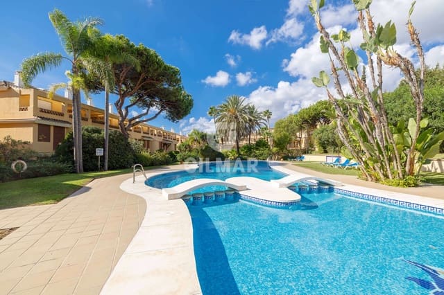 3 makuuhuone Asunto myytävänä paikassa Elviria, Marbella mukana uima-altaan 
autotalli - 650 000 € (Ref: 9374337)
