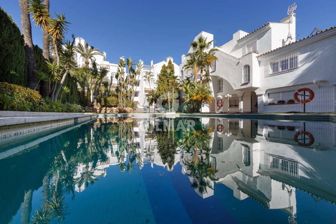 5 slaapkamer Flat te koop in Marbella met zwembad garage - € 740.000 (Ref: 9379973)