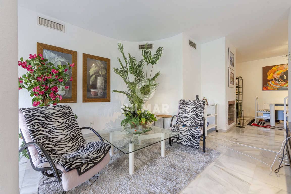 5 slaapkamer Flat te koop in Marbella met zwembad garage - € 740.000 (Ref: 9379973)