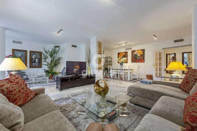 5 slaapkamer Flat te koop in Nagüeles Alto, Marbella met zwembad garage - € 740.000 (Ref: 9379973)