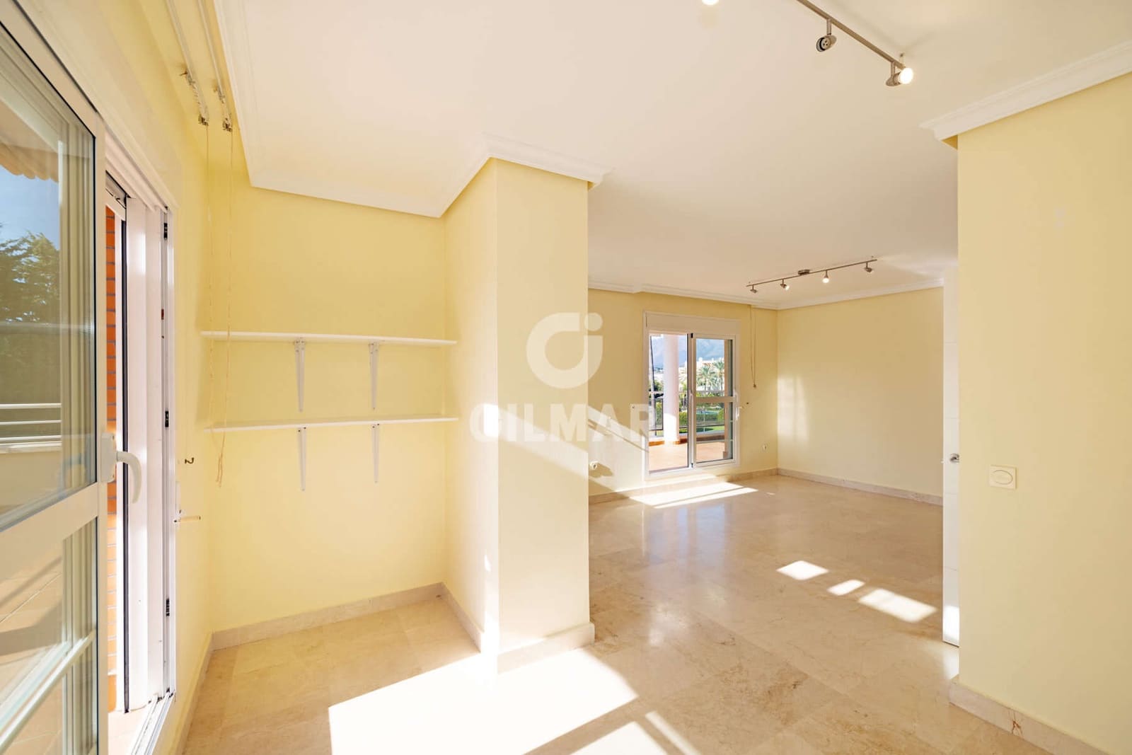 4 Zimmer Penthouse zu verkaufen in Estepona mit Pool Garage - 730.000 € (Ref: 9386092)