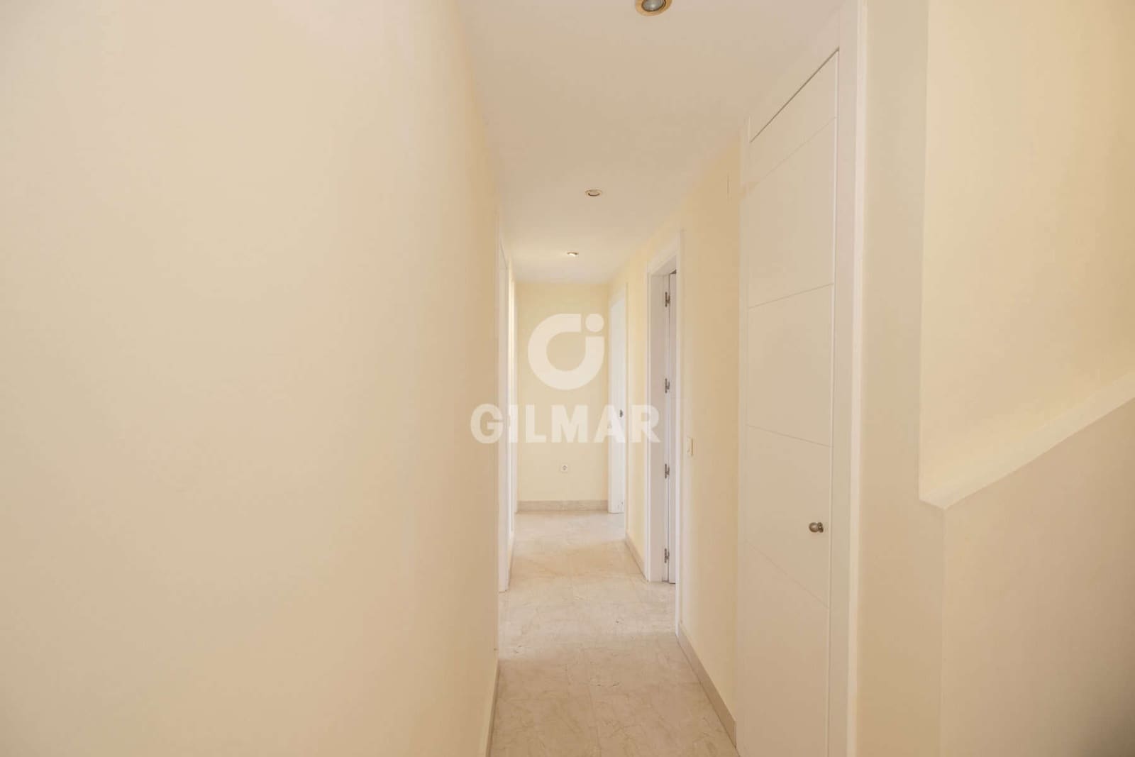 4 Zimmer Penthouse zu verkaufen in Estepona mit Pool Garage - 730.000 € (Ref: 9386092)