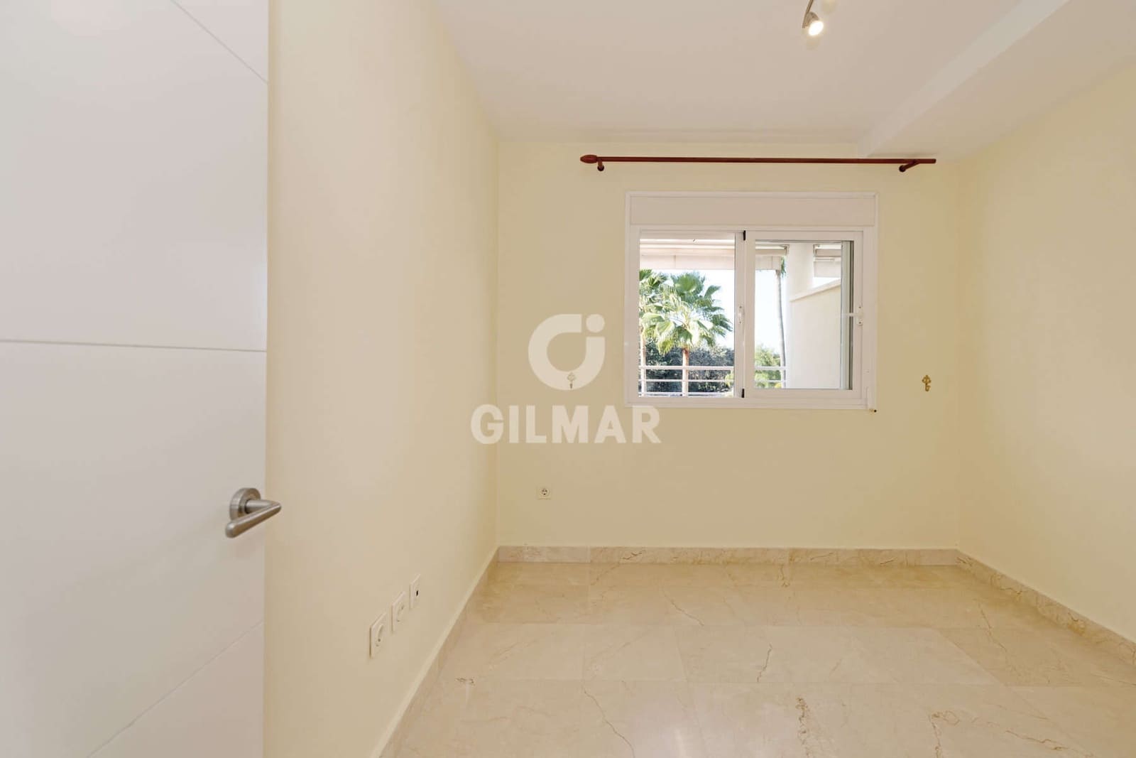 4 Zimmer Penthouse zu verkaufen in Estepona mit Pool Garage - 730.000 € (Ref: 9386092)