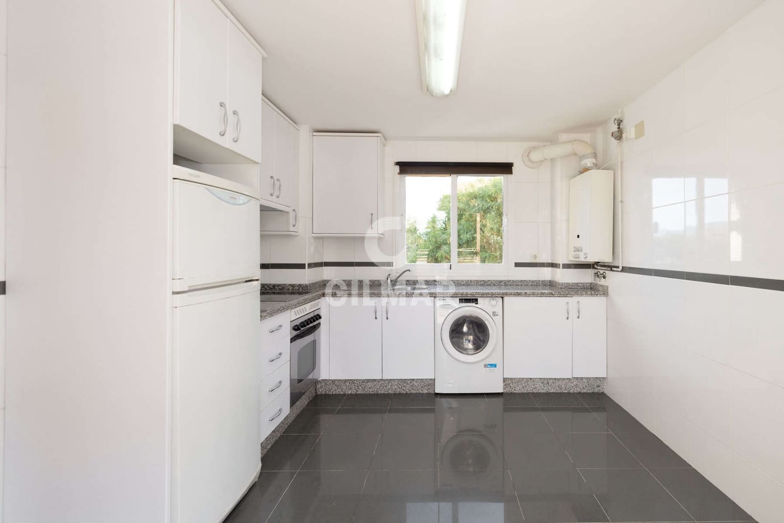 4 Zimmer Penthouse zu verkaufen in Estepona mit Pool Garage - 730.000 € (Ref: 9386092)