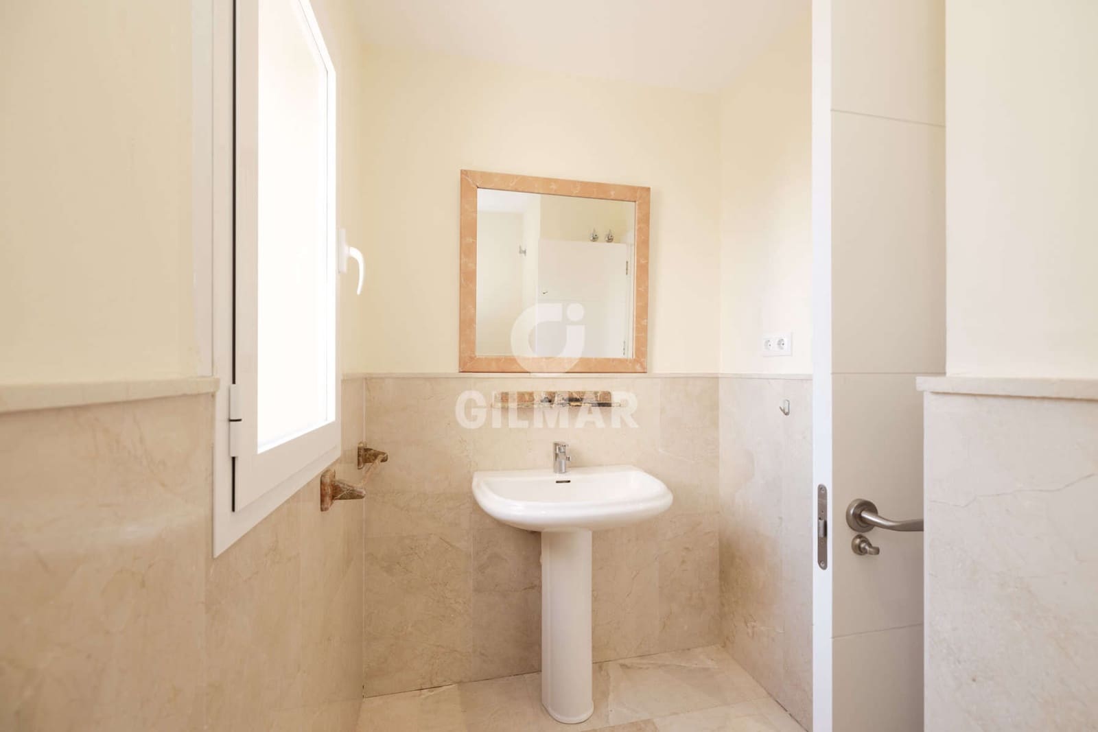 4 Zimmer Penthouse zu verkaufen in Estepona mit Pool Garage - 730.000 € (Ref: 9386092)