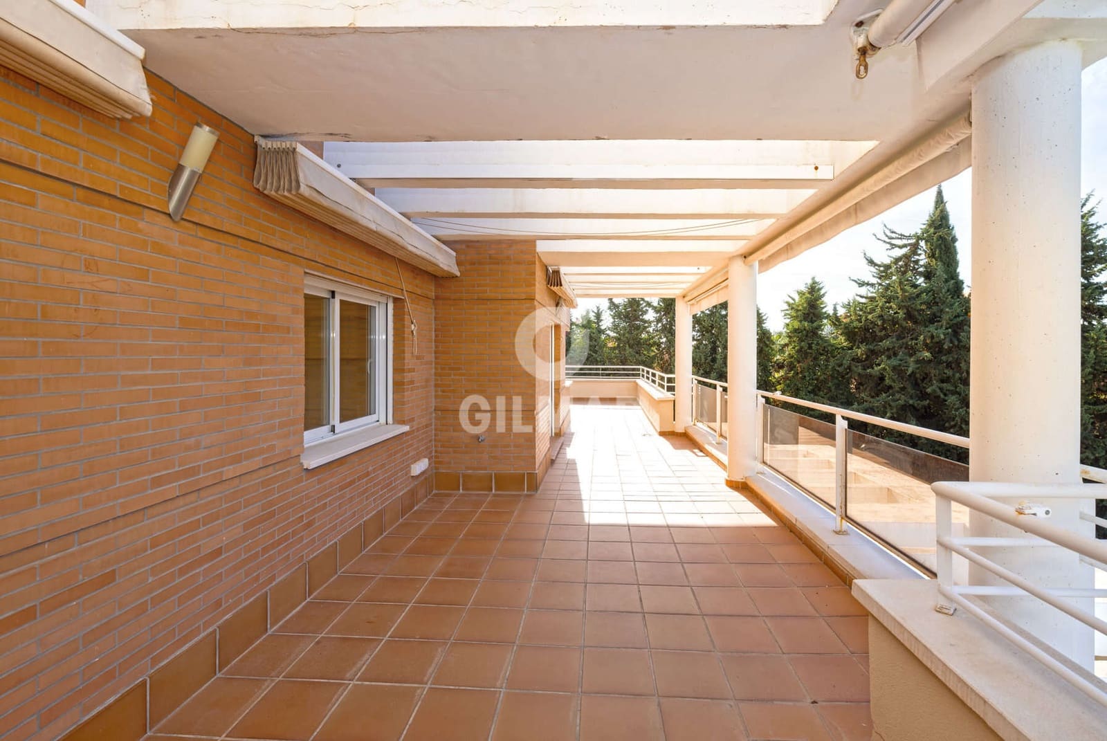 4 Zimmer Penthouse zu verkaufen in Estepona mit Pool Garage - 730.000 € (Ref: 9386092)