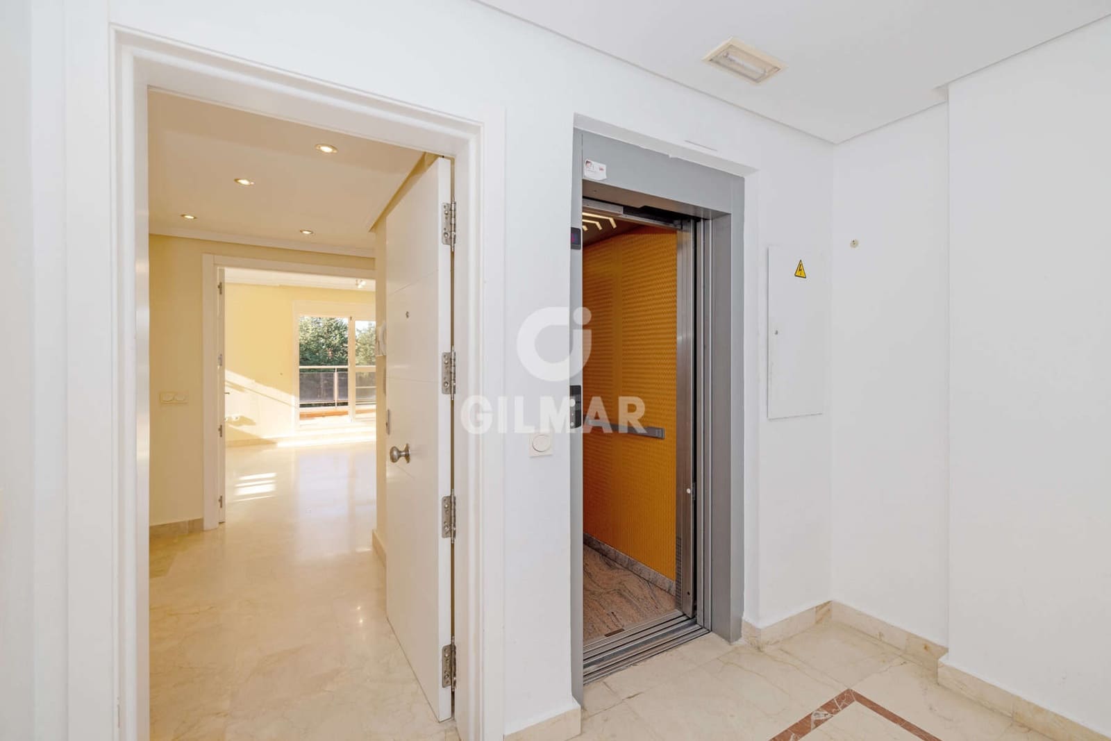 4 Zimmer Penthouse zu verkaufen in Estepona mit Pool Garage - 730.000 € (Ref: 9386092)