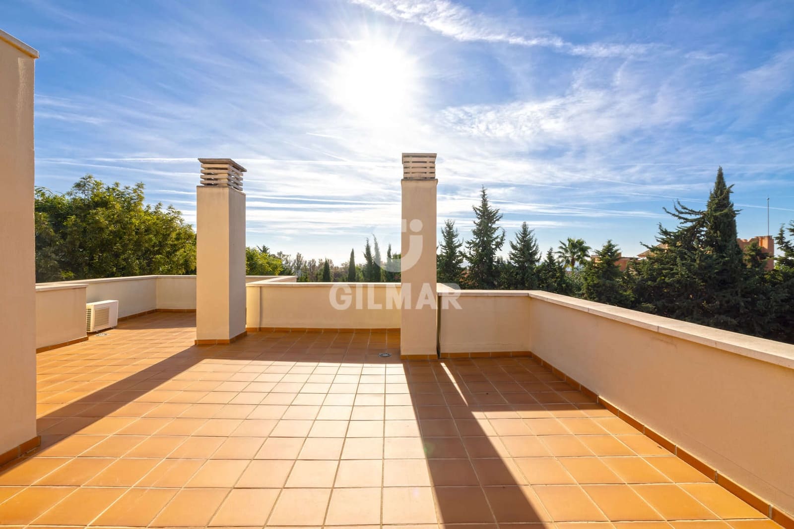 4 Zimmer Penthouse zu verkaufen in Estepona mit Pool Garage - 730.000 € (Ref: 9386092)